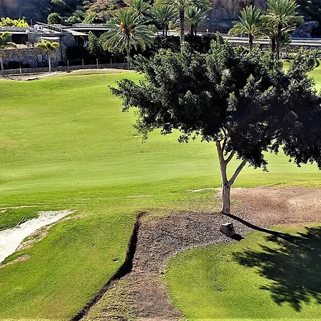De Luxe 5***** Golf - Piscine Chauffee - Cinema - Billard Villa
